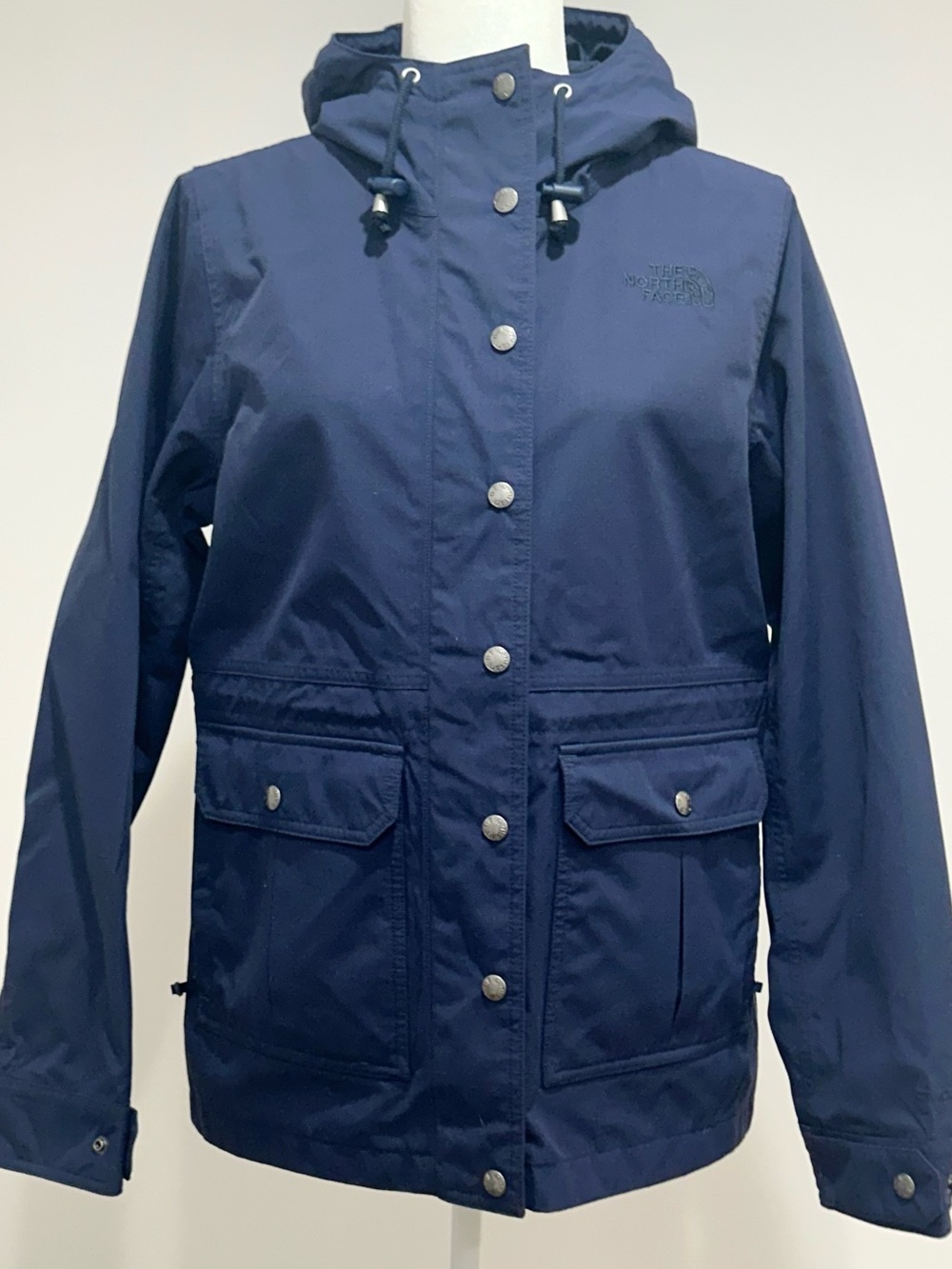 The North Face Women’s Medium Navy Hooded Utility Rain Jacket Lightweight